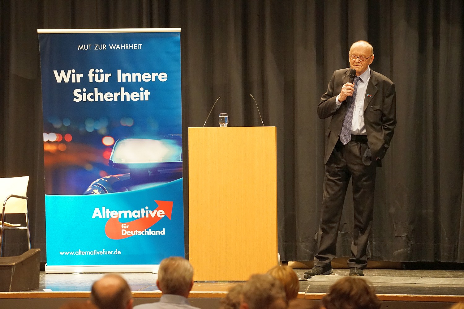 Dr. Karl-Hermann Behrens