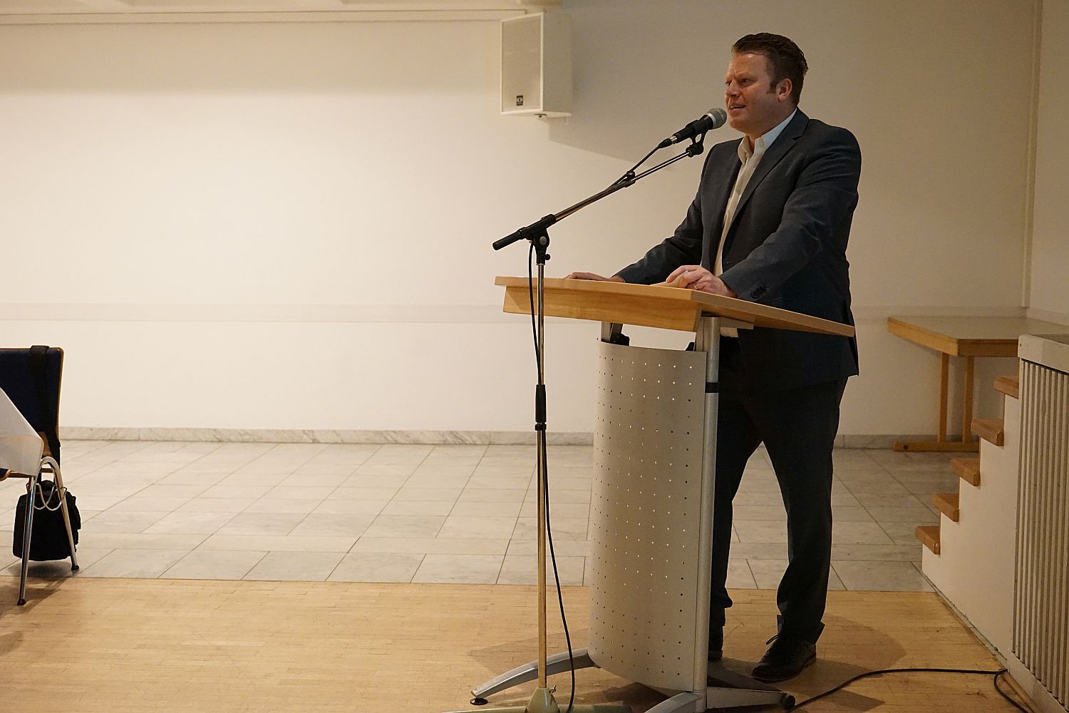 KV-Vorsitzender Florian Jäger führt durch den Abend